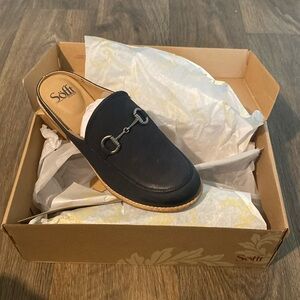 Sofft- Women’s Navy Blue Loafers- Slip On- Size 8.5 M